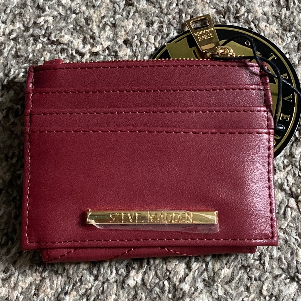 Steve Madden Hayden Hard Case Wallet; Maroon. Brand new. Very good condition.